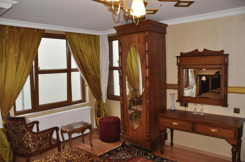 Family Room image 4