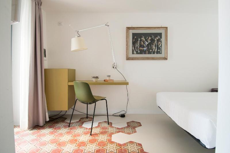 Superior Double Room image 4