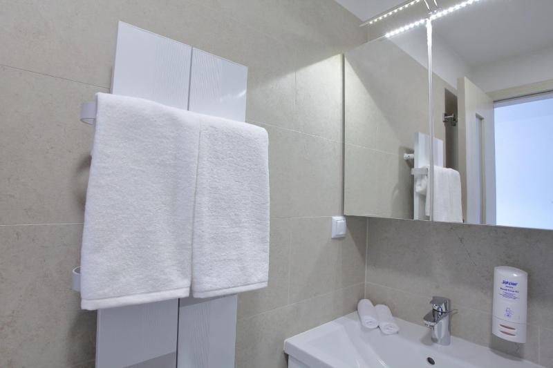 Studio Apartment image 4