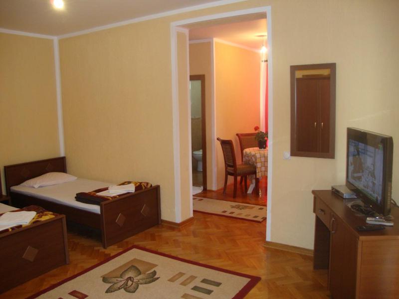 Comfort Triple Room with Sea View image 4