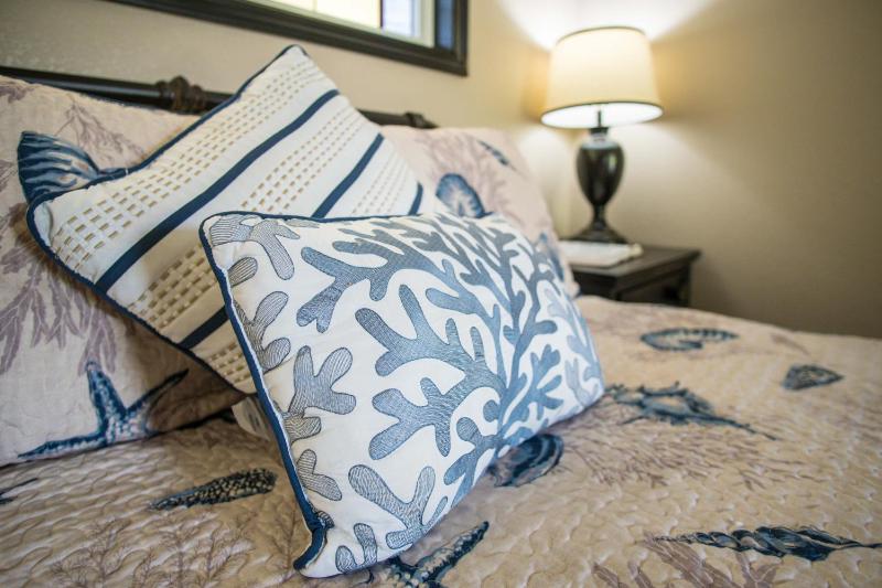 Queen Room with Two Queen Beds #10 - Pet Friendly image 3