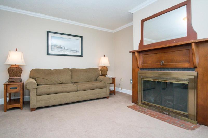 One-Bedroom Queen Suite with Kitchen #4 - NON Pet Friendly  image 3