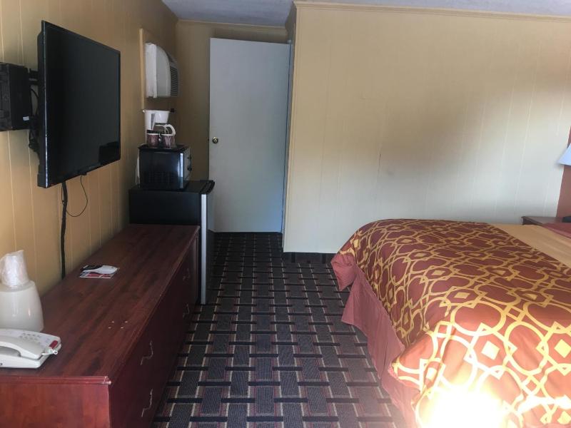 Single Room - Non-Smoking image 1