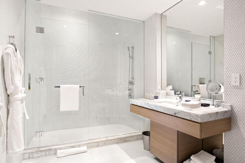 SLS LUX Brickell - image 6