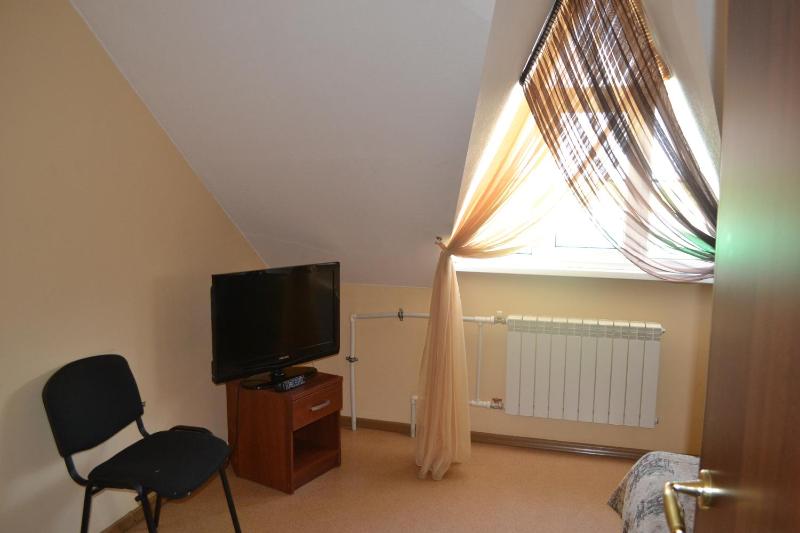 Single Room with Shower image 3