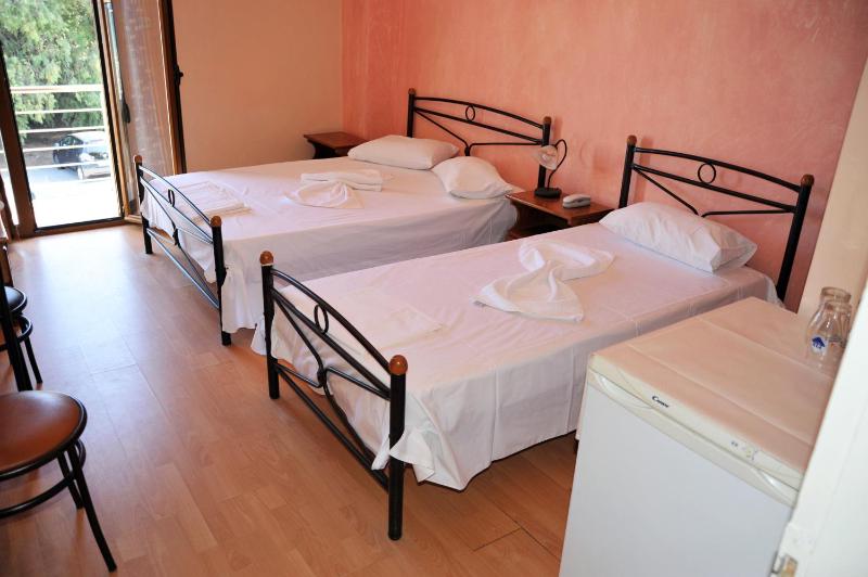 Double Room with Sea View image 2