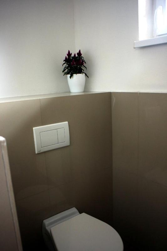 One-Bedroom Apartment image 4