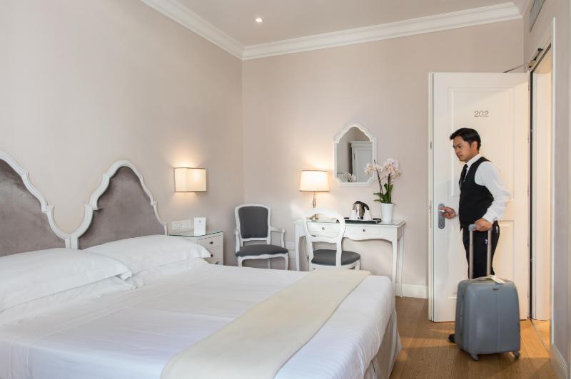 Double or Twin Room image 2