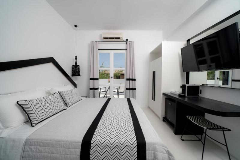 Double or Twin Room with Balcony or Veranda image 4