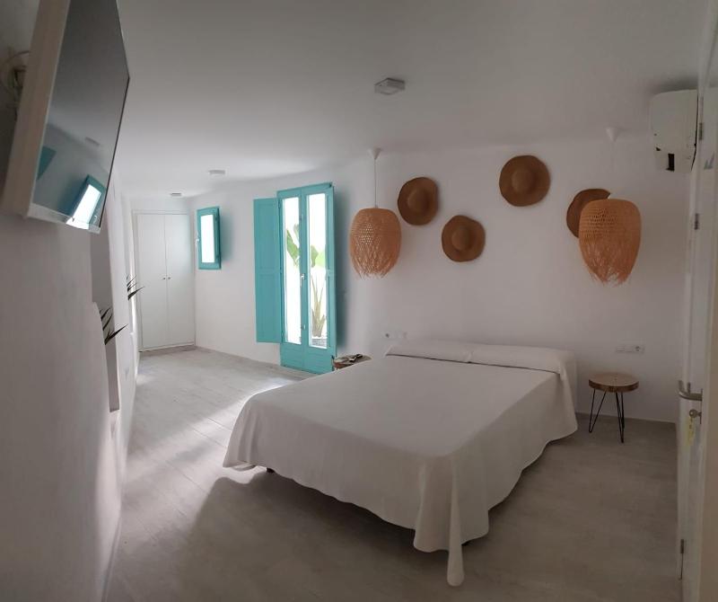 Economy Double Room  image 3