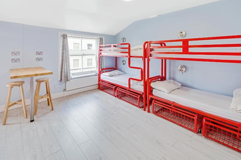 Bed in 8-Bed Mixed Dormitory Room Ensuite (18–40 years) image 4