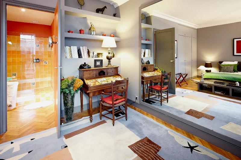 Double Room image 3
