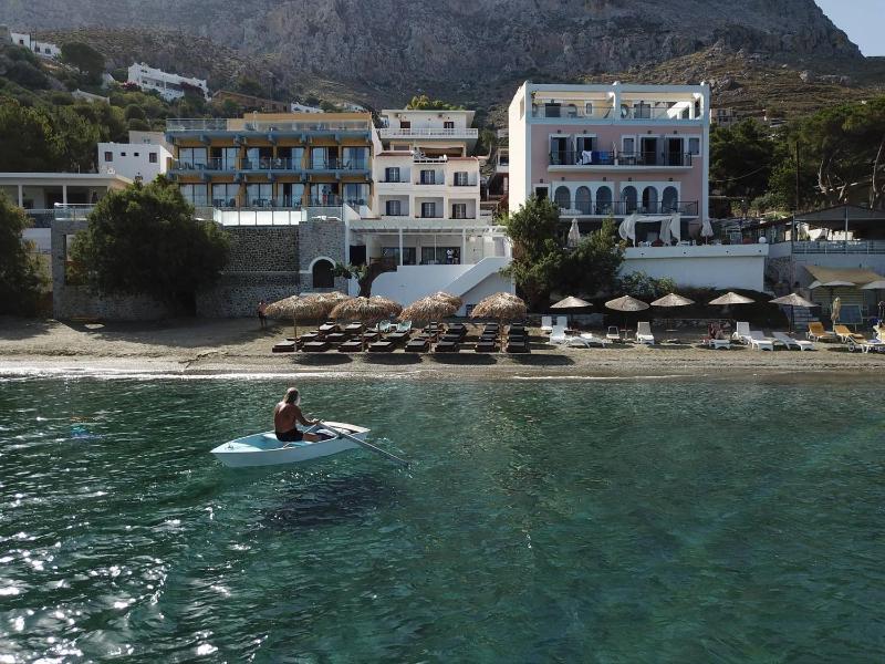 Double Room with Sea View image 2