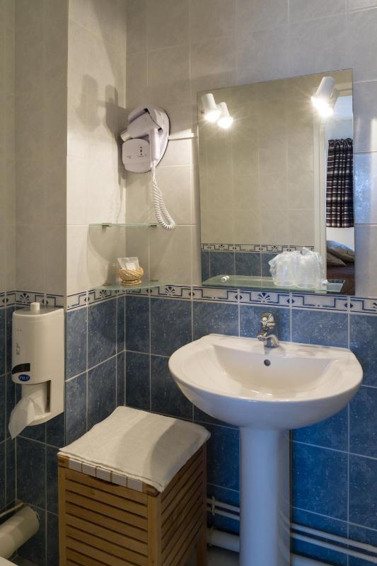 Standard Double Room image 2