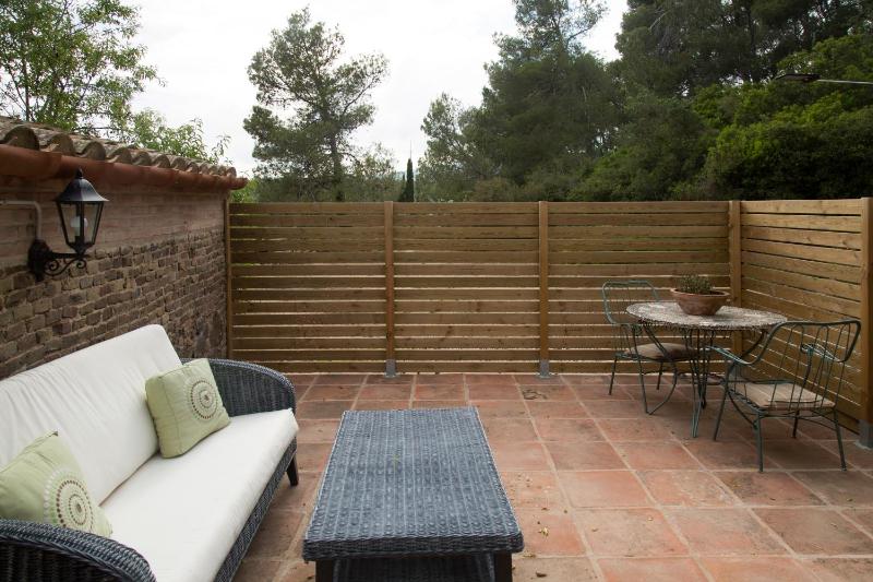 Double Room with Patio image 2