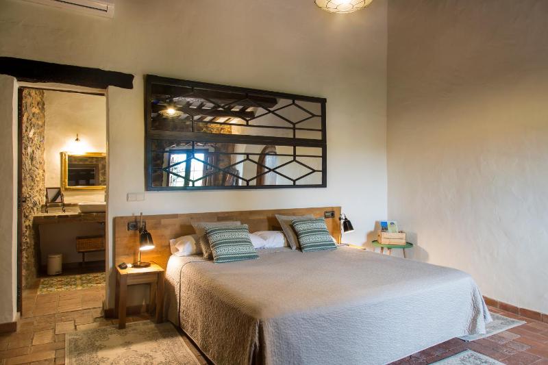 Deluxe Double Room with Bath image 1