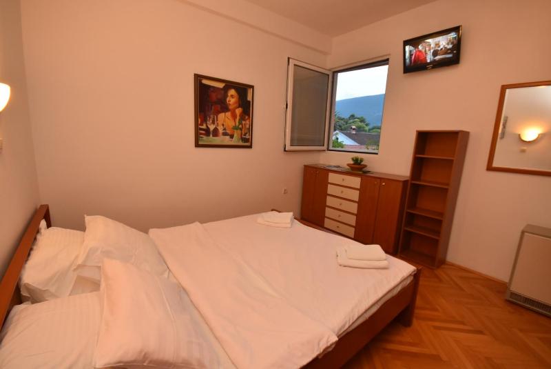 Apartment image 4