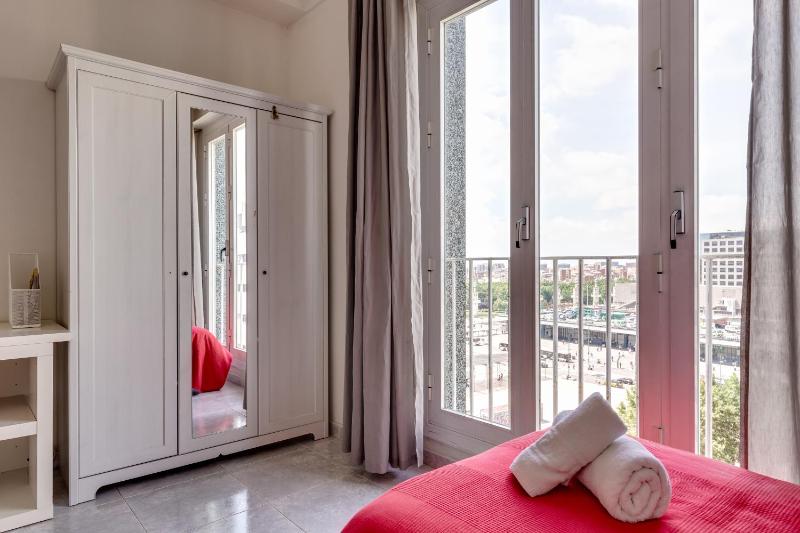 4 Bedroom High-Rise Apartment Amazing views! - image 16