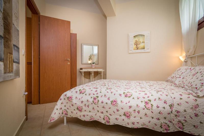 Luxury Triple Room image 3