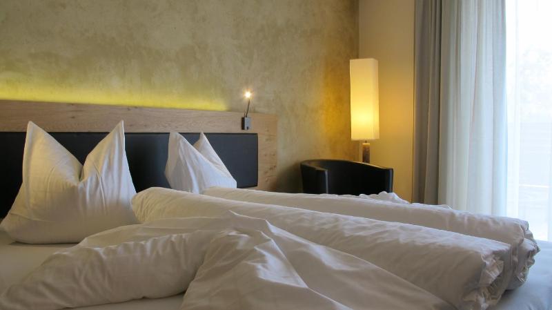 Double Room with Balcony image 4