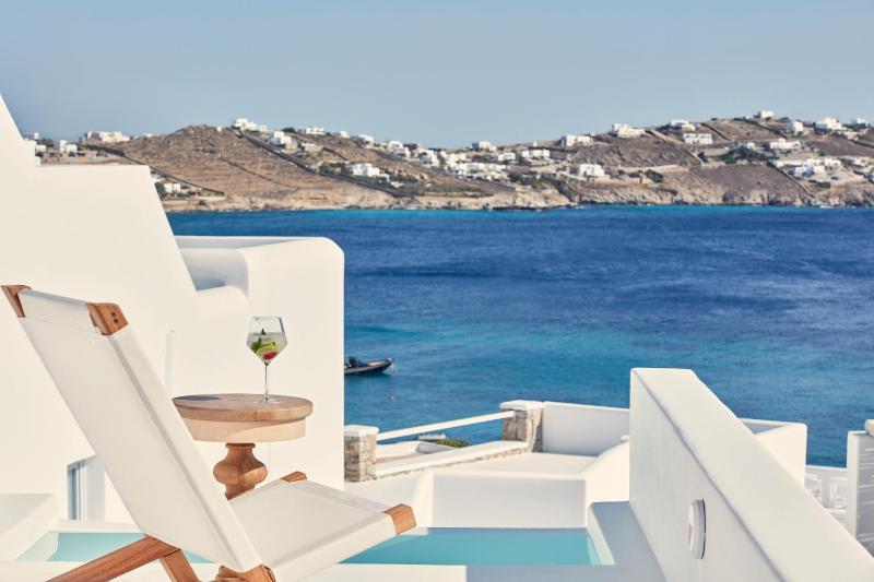 Junior Suite with Open-Air Jetted Tub and Sea View image 1
