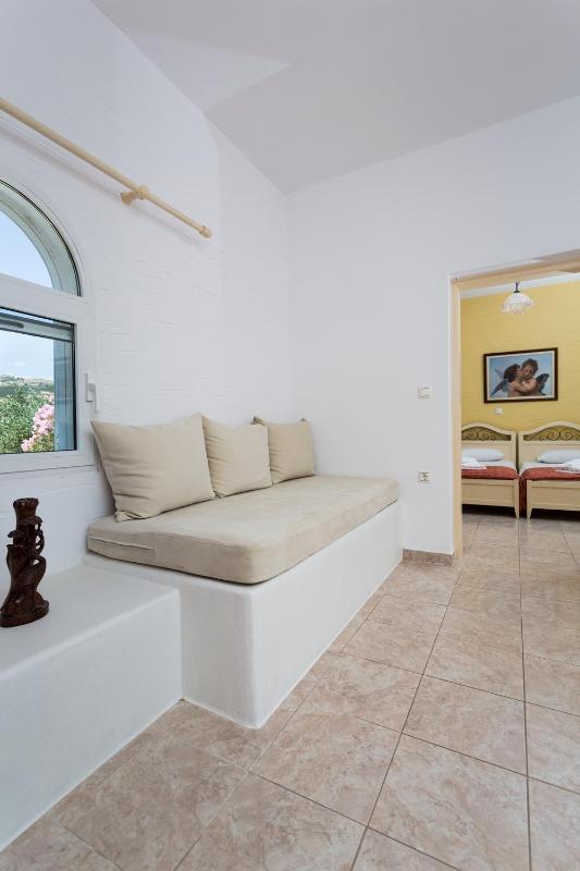 Superior Family Room image 3