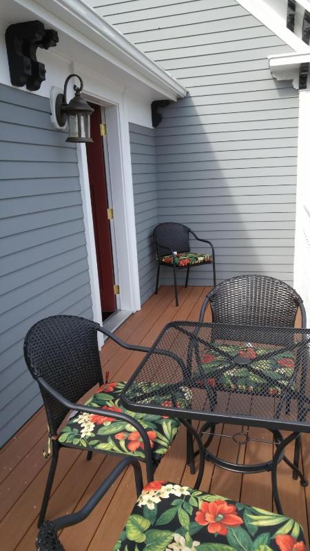 Quadruple Room with Balcony image 3
