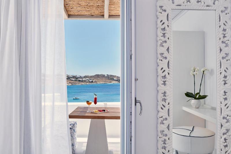 Honeymoon Suite Private Pool and Sea View image 4