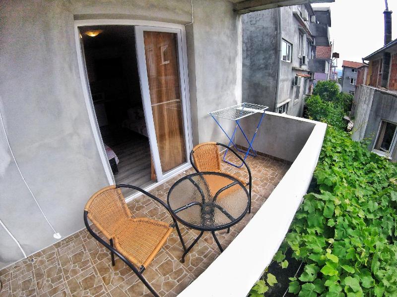 Studio Apartment image 2