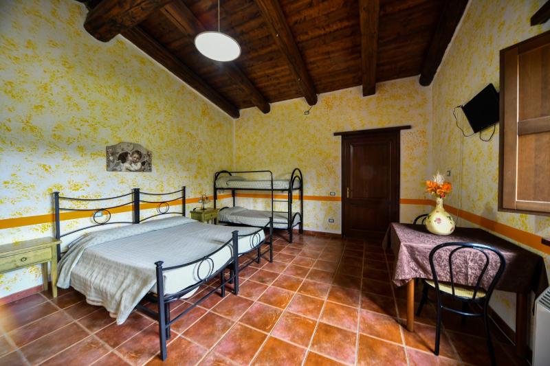 Double Room image 2