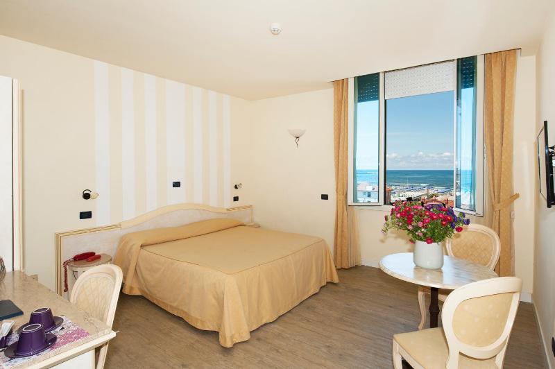 Hotel London - image 37