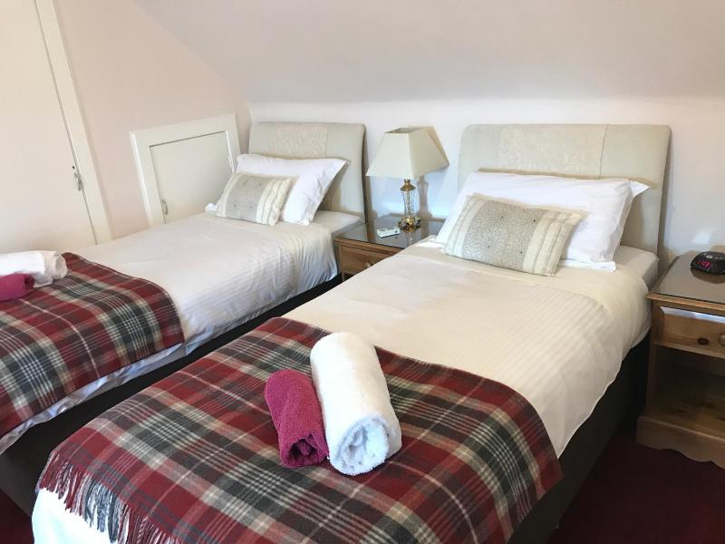 Quadruple Room image 4