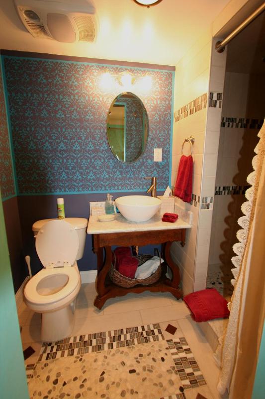 Standard Queen Room image 2