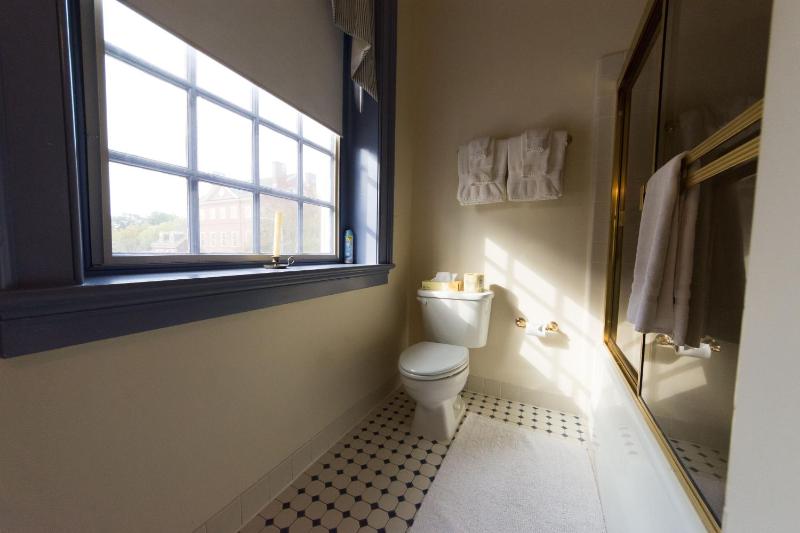 Double Room with Private Bathroom image 3