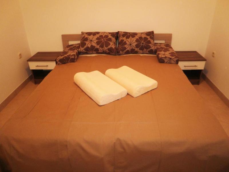 One-Bedroom Apartment with Balcony image 3