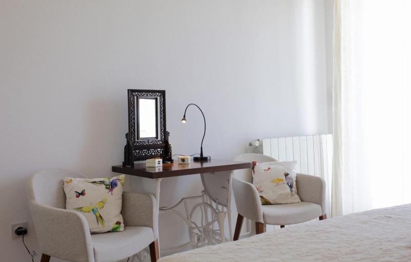 One-Bedroom Apartment with Terrace image 2
