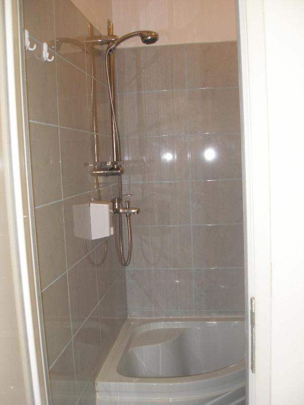 Single Bed in 3-Bed Dormitory Room with Shower image 2