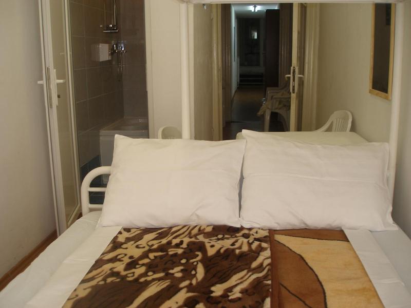 Single Bed in 3-Bed Dormitory Room with Shower image 4