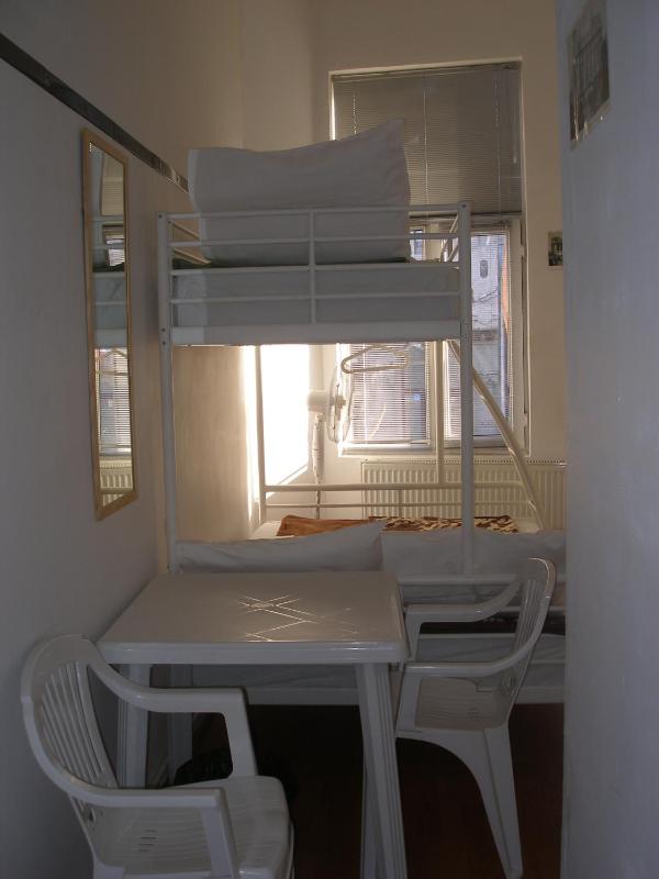 Single Bed in 3-Bed Dormitory Room with Shower image 3