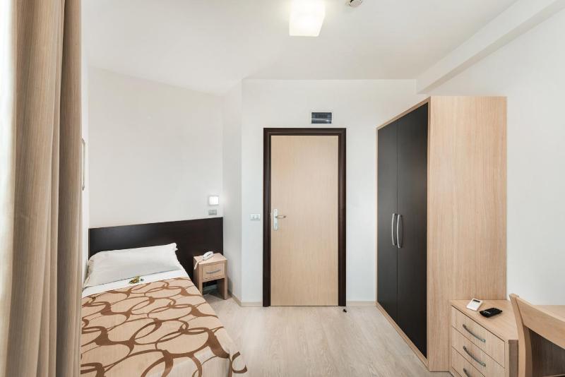 Hotel Fenix - image 27