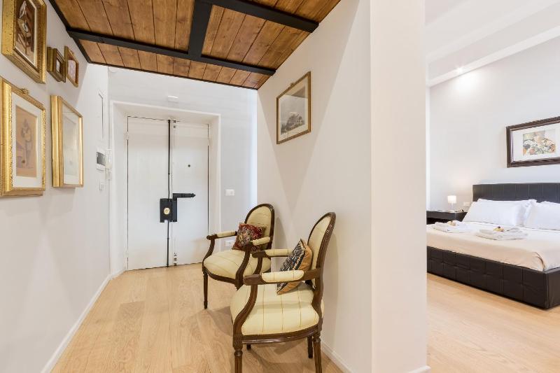 One-Bedroom Apartment image 4