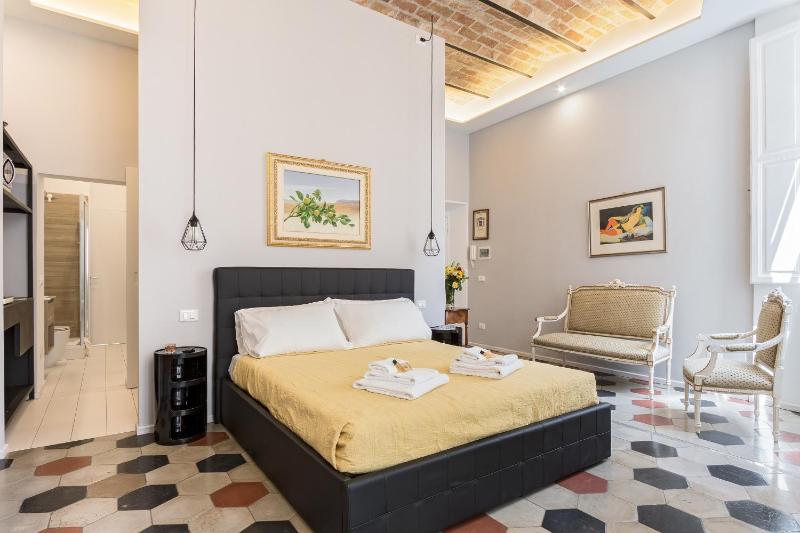 Studio Apartment image 4