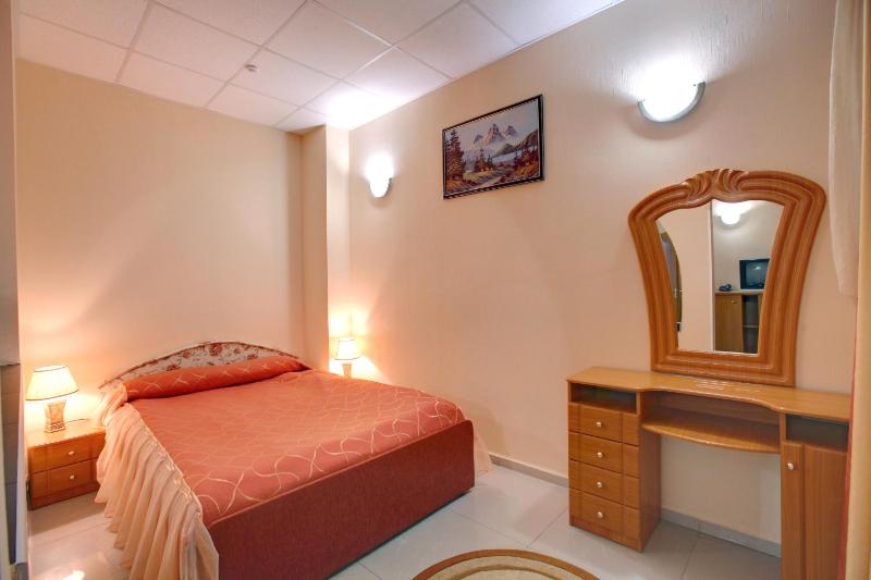 Deluxe Double Room with Private Bathroom image 4
