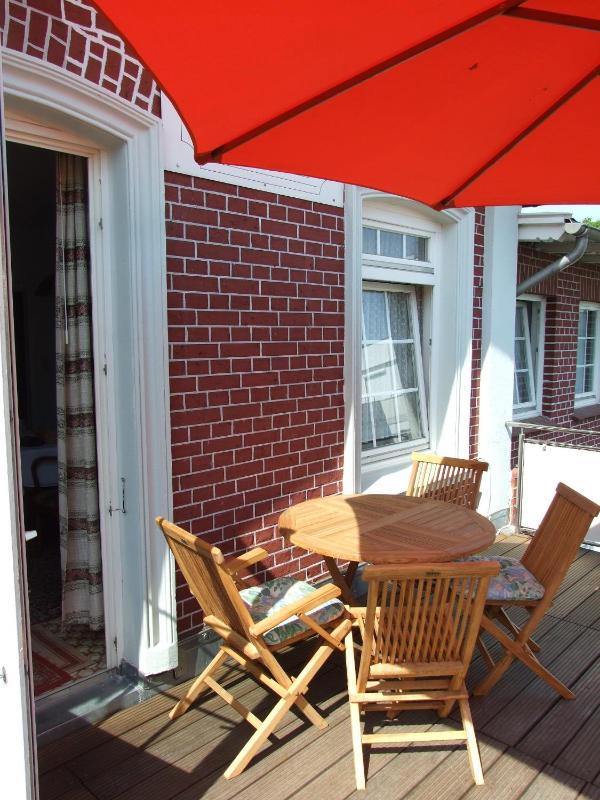 Double Room with Balcony image 3