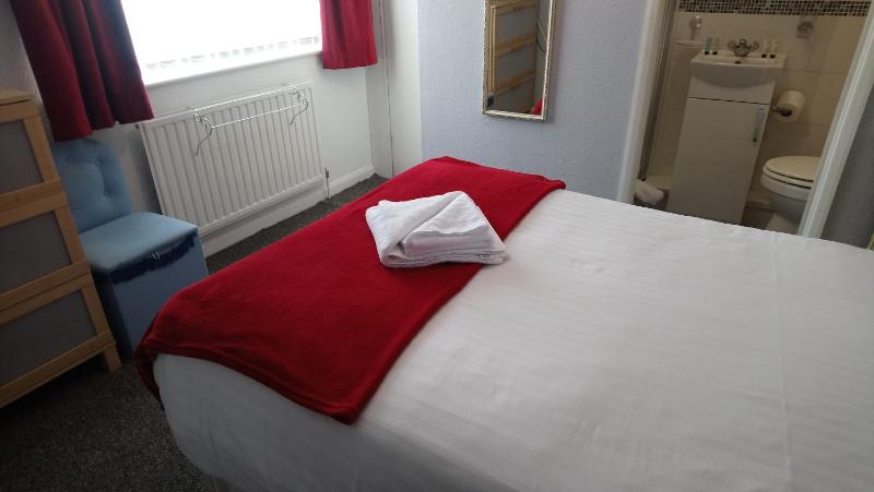 Single Room with Shower image 3