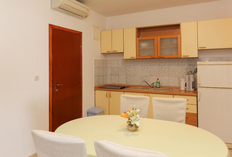 Apartment with Sea View image 2