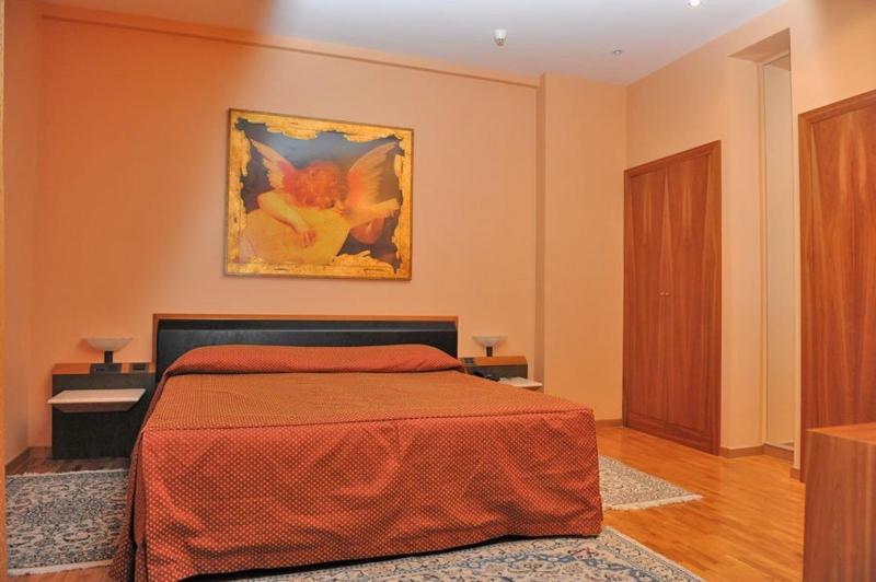 Superior Double or Twin Room image 4