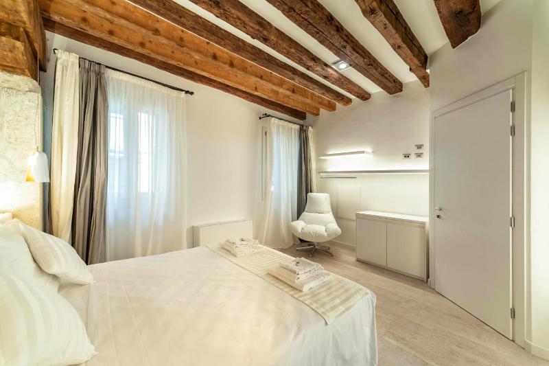 Double or Twin Room image 4