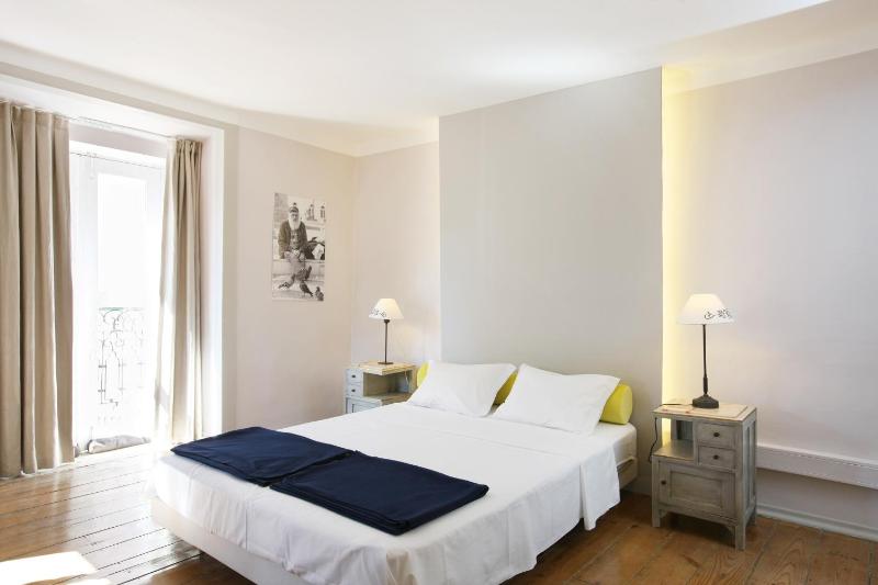 Triple Room with Private Bathroom image 2