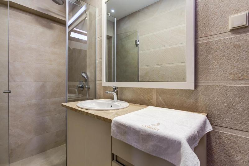 Superior Double Room image 3
